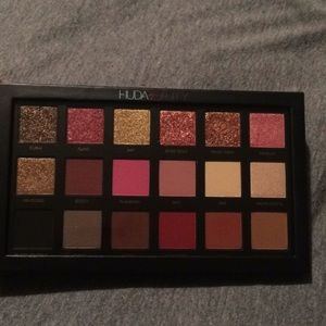 Huda beauty palette